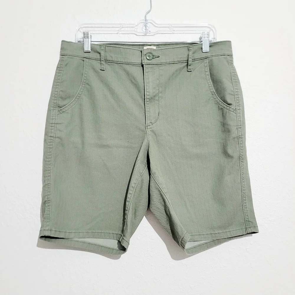LEVI'S mens Flat Front Chino Casual Shorts Size 30 Green Stretch Comfortable